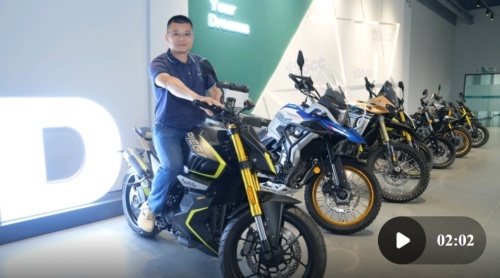 视频｜在江门珠峰摩托，我们看到了张雪主导设计的机车